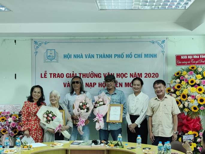 quảng cáo